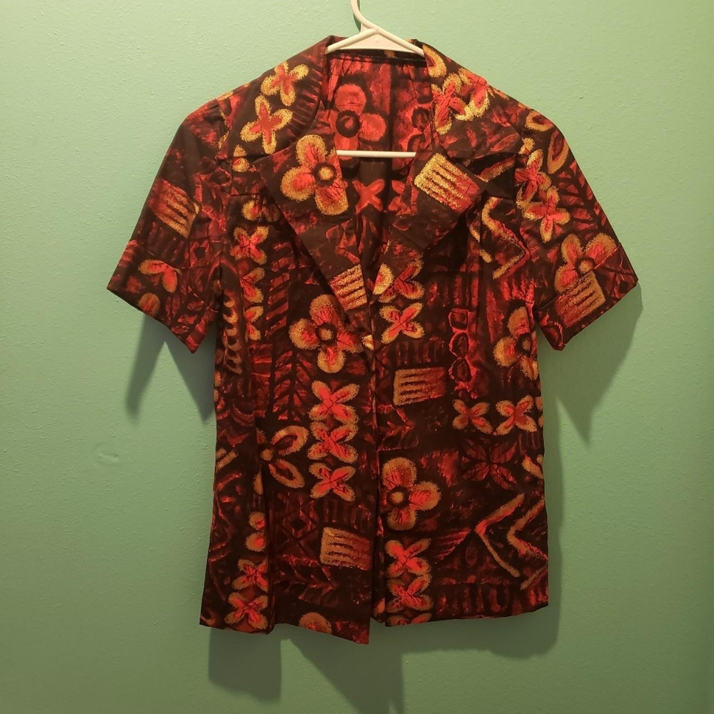 Hawaiian collared top